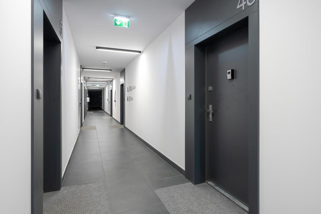 Wojciechowskiego Apartment With Parking By Noclegi Renters Poznań Eksteriør billede